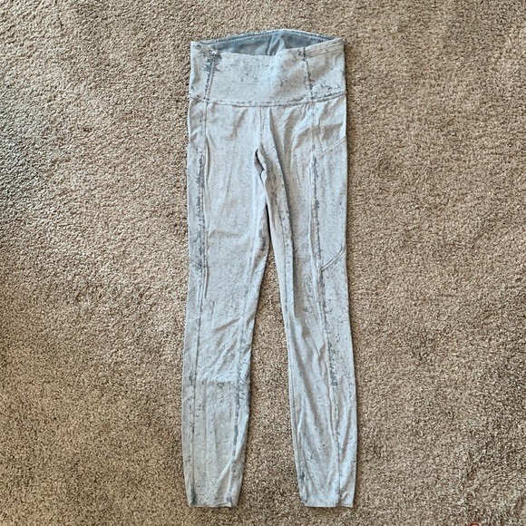 Lulu lemon 7/8 tights size 4 - Picture 1 of 5